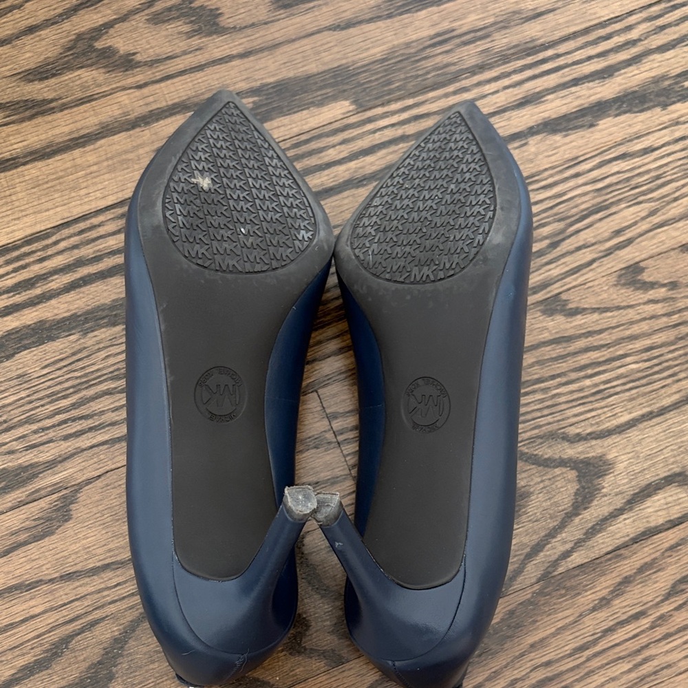 MICHAEL Michael Kors Navy Pointed Heels - Picture 7 of 10